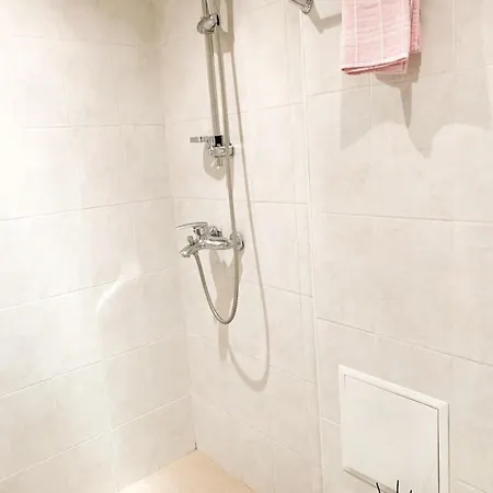דירה Amazing 2 Bedrooms Modern In סטרה זגורה