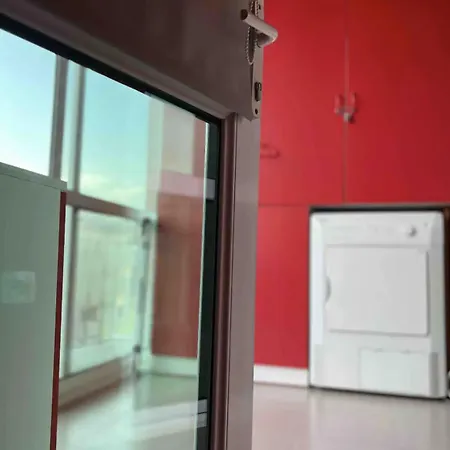 Amazing 2 Bedrooms Modern In סטרה זגורה
